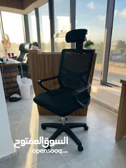  18 كرسي مكتب مريح، كرسي كمبيوتر شبكي بمسند ظهر مرتفع، ومسند رأس قابل للتعديل ومسند ذراع معدني، كراسي