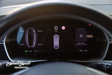  26 Tesla Model X 75D  2018