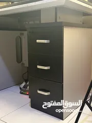  5 جهاز لابتوب hpمع شاشتين 168hz Lenovo مع طاولة gaming+كرسي gaming + اضاءة spotlight + جميع الملحقات