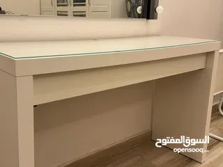  3 تسريحة لغرفة النوم مع درج واحد - نوع ايكيا مالم  لون ابيضIKEA-Malm dressing table بحالة ممتازة للبيع