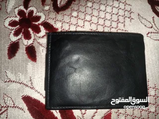  1 محافظ عدد اتنين جديد ووحده مستعمله اسبوع بحالة الوكاله