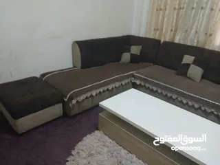  2 طقم كورنر نظيف كتيررر  للبيع مستعجل ضروري قابل لتفاوض بسعر للشررراا ان شاء الله ما منقصر معه