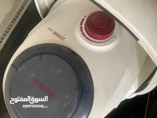  1 مكنسة كهربائية للبيع 2200W