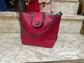  7 شنط صبايا 32 قطعة بسعر 600 شيكل لكامل الكمية