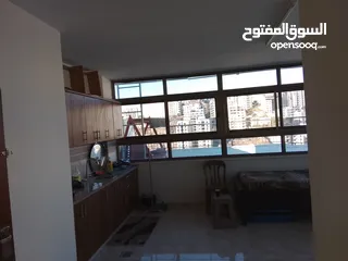  9 روف عبارة عن استوديو
