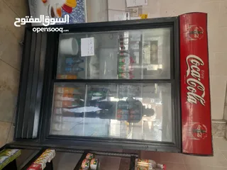  1 ثلاجة بابين شغلة و بحالة جيدة