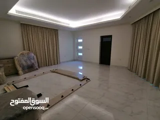  7 للايجار في الحد فيلا كبيره مع مصعد ومسبح For rent in hidd huge villa with lift and pool