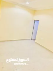  1 بيت عربي للايجار خلف ابراج كورنيش القواسم 2500 شامل مي كهربا نت صيانة