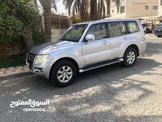  8 للبيع جيب باجيرو V6 وكاله الملا الكويت 2016 ابيض الداخل بيج فل اتوماتيك