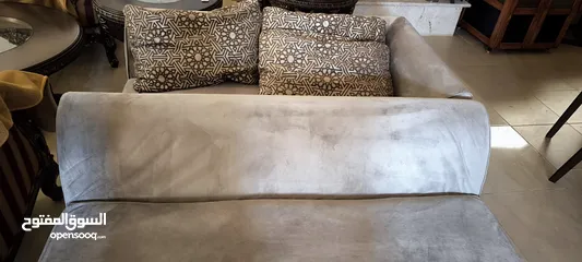 10 للبيع كنبايه قطعتين بيج