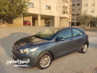  4 كيا ريو 2020 عداد 60 الف فقط مع فتحة سقف