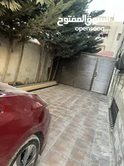  5 شقق للبيع ارضي وطابق ثالث