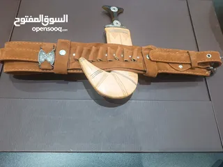  5 خنجر يماني شغل يدوي بافضل النقوش اليدوية السعر خمس و عشرين قابل للتفاوض لحق حالك سعر رائع