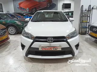  1 Toyota yaris hatchback 2016