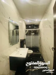  11 يوجد لدينا شقق   مفروشة للايجار يومي أسبوع شهري  مساحات الشقق من 130 لا 300 متر موقعنا: عبدون فقط
