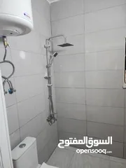  4 شقه ارضيه للايجار مميزه وفي موقع مميز ومطل السلط المنشيه حي الجامعه