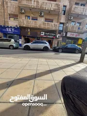  1 مخيطه للبيع بداعي السفر الزرقاء الوسط التجاري قرب شركه زين شارع شامل جانب فايع جينز للاستفسار