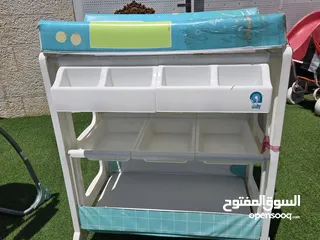  8 طقم بيبي كامل  تغيير للبيبي + كرسي بيبي هزاز + بانيو للبيبي+ سماعات للبيبي