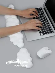  1 وساده لليدين ناعمه و مريحه على شكل غيوم