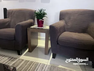  15 اثاث غرفة جلوس (7 مقاعد وبفة) وطاولات وسط وأدراج تلفزيون وتريد ميل، المعروض قابل للبيع بالطقم منفرد