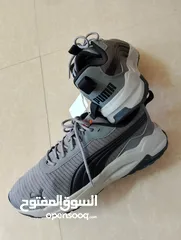  25 حذاء .Puma  اصلي بحال الوكاله لساته جديد وارد أروبي  الواحد ب 35