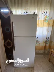  1 ثلاجه LG بحاله جيد جدا للبيع قديمه شوي