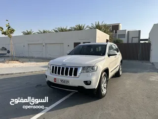  4 Jeep Grand Cherokee V8 5.7L Limited