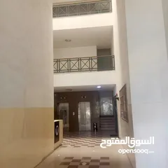  19 مكتب 300 متر مربع على اشارات وادي صقرة مقابل الاستشاري للايجار من المالك مباشرة