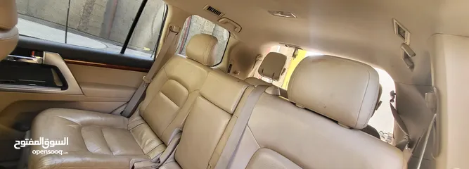  1 2013 Toyota Landcruiser