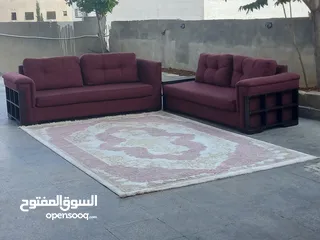 2 طقم كنب بحاله جيده جدا للبيع الموقع عمان الجبيهه