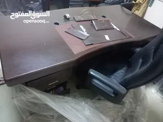  4 مكتب مع مرفقات للبيع خشب لاتيه