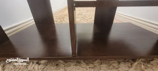  4 Wooden Table طاولة خشبية