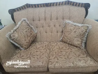  3 كنب خشب ثقيل بحالة ممتازه جدا
