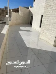  9 شقة ارضية للبيع في الجبيهة 150م2 + 140م2 ترسات خارجية (شقتين في الطابق) على 3 شوارع من المالك