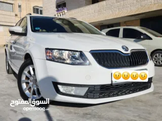 1 سكودا اوكتافيا  محرك 1600 cc تيربو محرك بوش  السيارة دهان شركة  فش فيها ولا ضربة  إمكانية البدل على