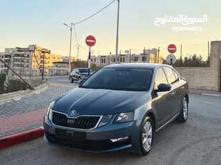  1 سكودا أوكتافيا موديل 2019 ديزل بقوة 2000 / جير أوتوماتيك  يد أولى 01 / عداد قليل حقيقي
