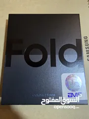  1 samsung galaxy Z Fold 4 .512.giga .rom.12 giga ram مكفول سنه وتغيير شاشه مره ب105 د لون أخضر رمادي.