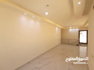  28 شقة مساحة 185متر مع روف (دوبليكس) وتراس باطلاله مميزة في شفا بدران للبيع من المالك