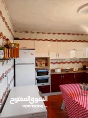  15 شقة في طرابلس باب بن غشير خلف ناد الاتحاد الدور الثاني  اوراق ملك  من المالك طول