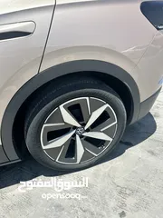  9 للبيع فولكس فاجن اي دي فور بيور بلص موديل 2021 لون ذهبي  VW ID4 crozz pure+ 2021 Gold color