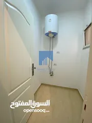  14 شقة مميزة للبيع في الجاردنز - خلف بن العميد طابق ثالث 200م مع روف 100م بسعر مغري
