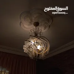  5 ثريا عدد 2 بحالة جيدة مصنوعة من  النحاس بسعر 40 دينار قابل للتفاوض