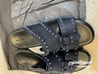  2 نعال رجالي جديد ماركة سيزاري باشوتي مقاس 45