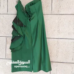  3 فساتين سهرة مستعملة للبيع في منطقة البنيات السعر من 5 - 12