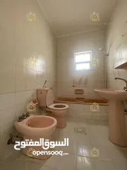  7 شقة فارغة - الشميساني - 3نوم - 200م -