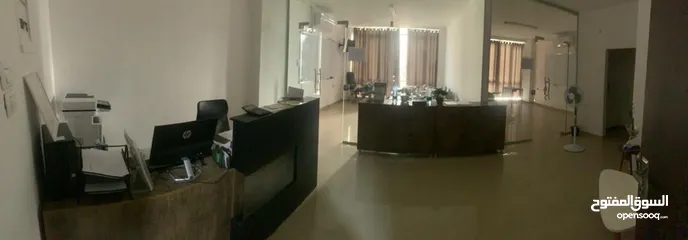  2 مكاتب وقاعات للإيجار والبيع وسط مدينة رام الله