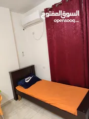  1 ستوديو طالب طب او دكتور