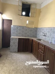  2 منزل قديم مكون من طابقين