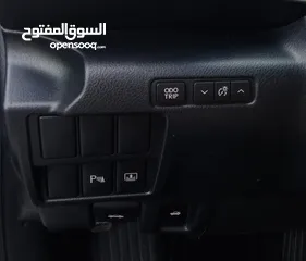  19 Lexus is350 V6 3.5L Full Option Model 2017