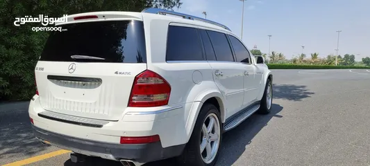  5 The title of luxury in the Mercedes class is the 2009 Mercedes-Benz GL 500 with its full specificati